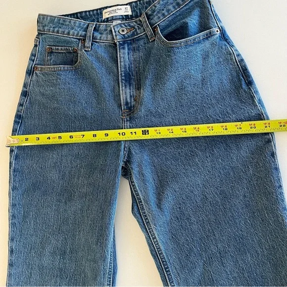 Abercrombie Curve Love High Rise 90s Relaxed Jeans Medium Wash 27 Long - Picture 13 of 14